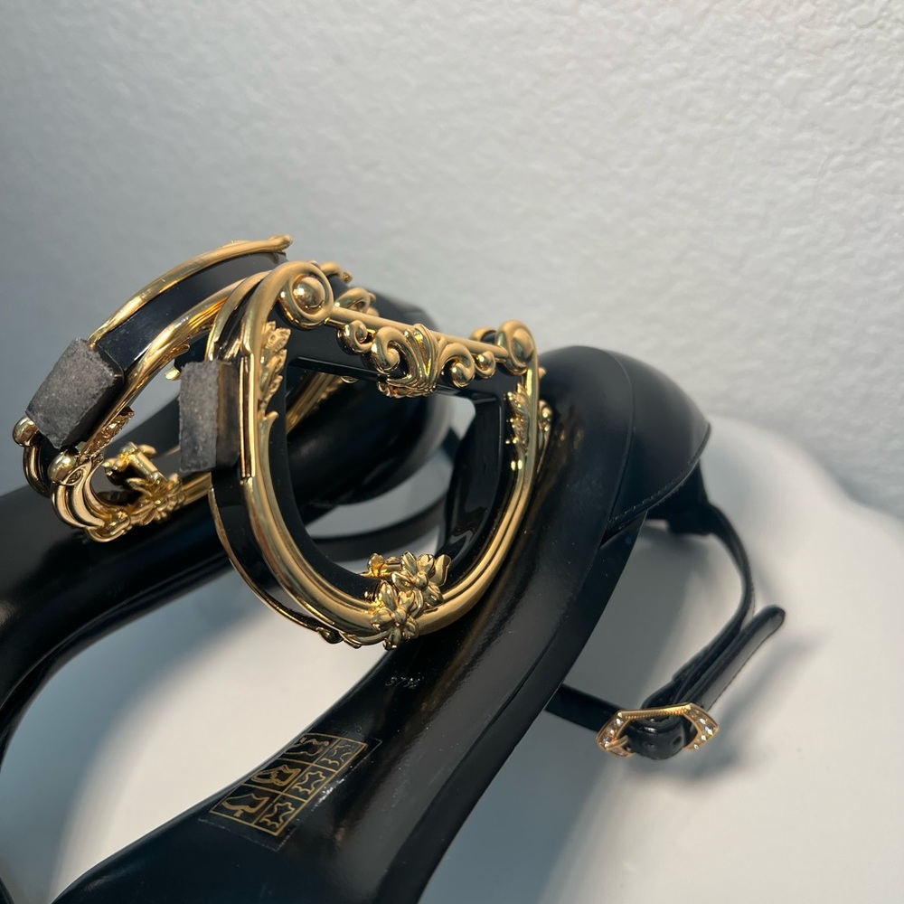 Dolce & Gabbana Black Patent Leather sandals with baroque DG detail - Picture 8 of 17